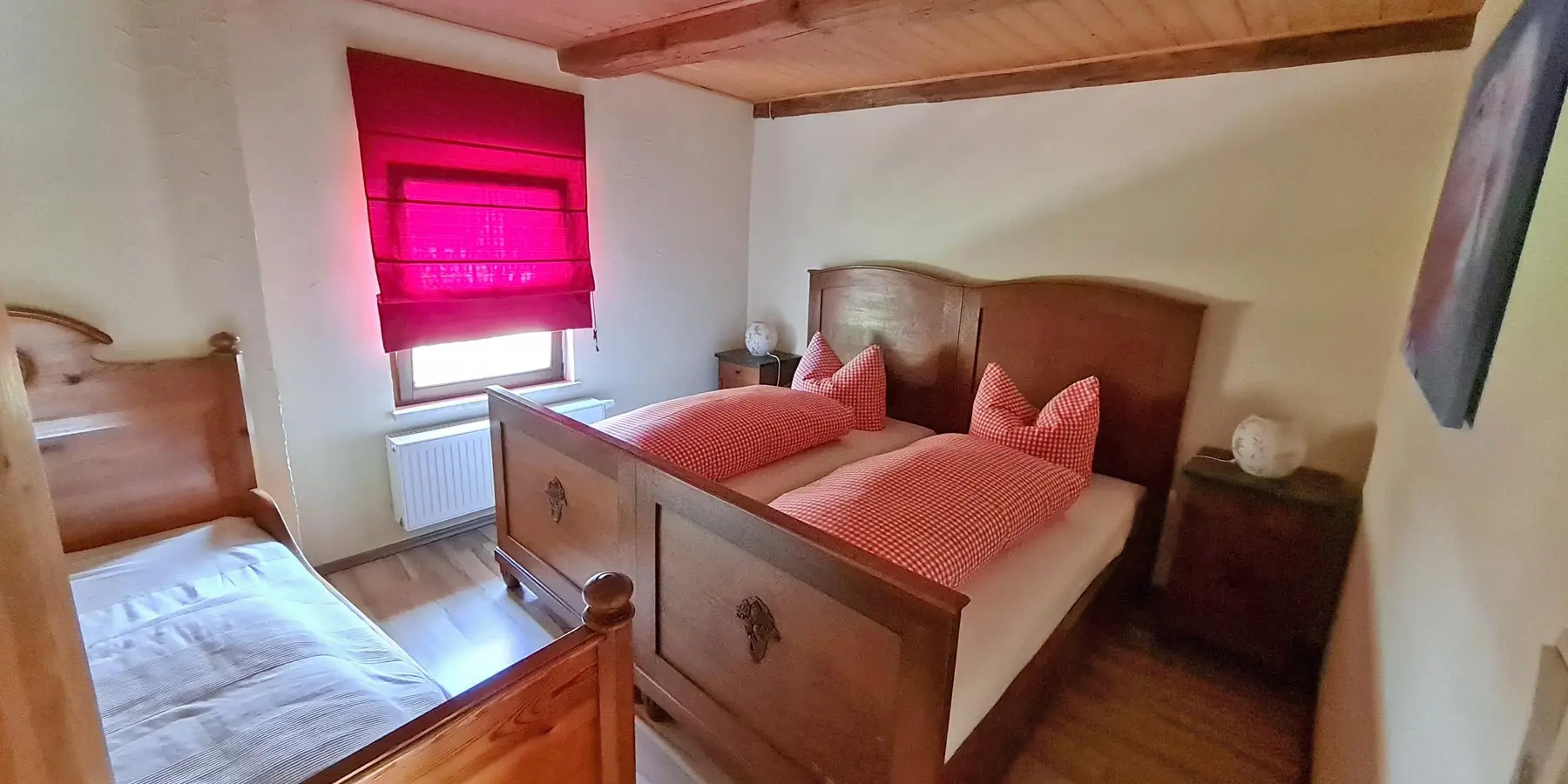 Blick ins Schlafzimmer